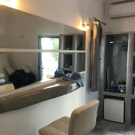 Nest Apartment Fira (Santorini)